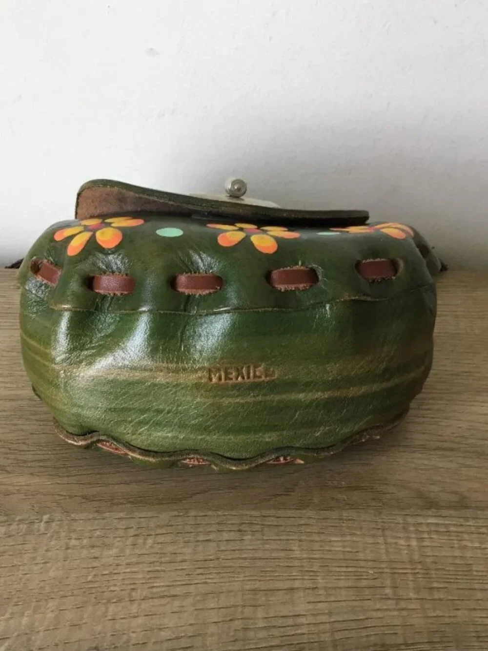 Hand-Painted Green Floral Mini Crossbody Bag with Turn-Lock Closure - Picture 3 of 4